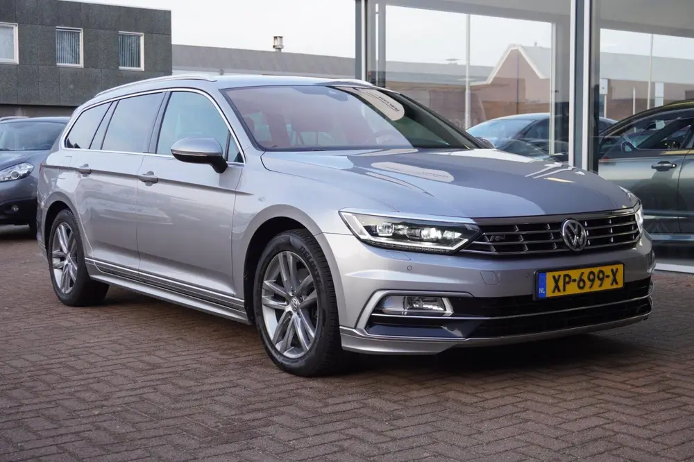 Volkswagen Passat Variant 1.5 TSI Highline Business R-Line | uit 2019, foto 10