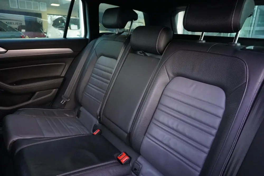 Volkswagen Passat Variant 1.5 TSI Highline Business R-Line | uit 2019, foto 15
