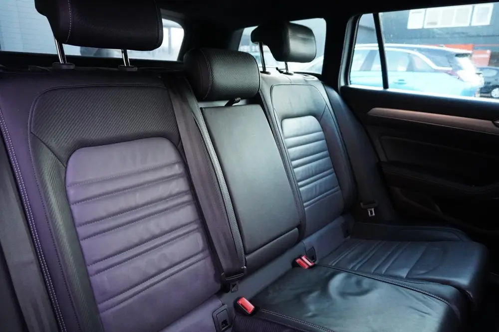 Volkswagen Passat Variant 1.5 TSI Highline Business R-Line | uit 2019, foto 16