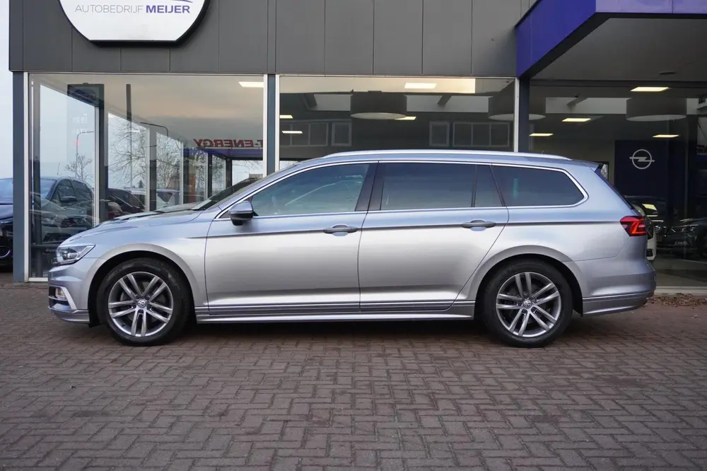 Volkswagen Passat Variant 1.5 TSI Highline Business R-Line | uit 2019, foto 2