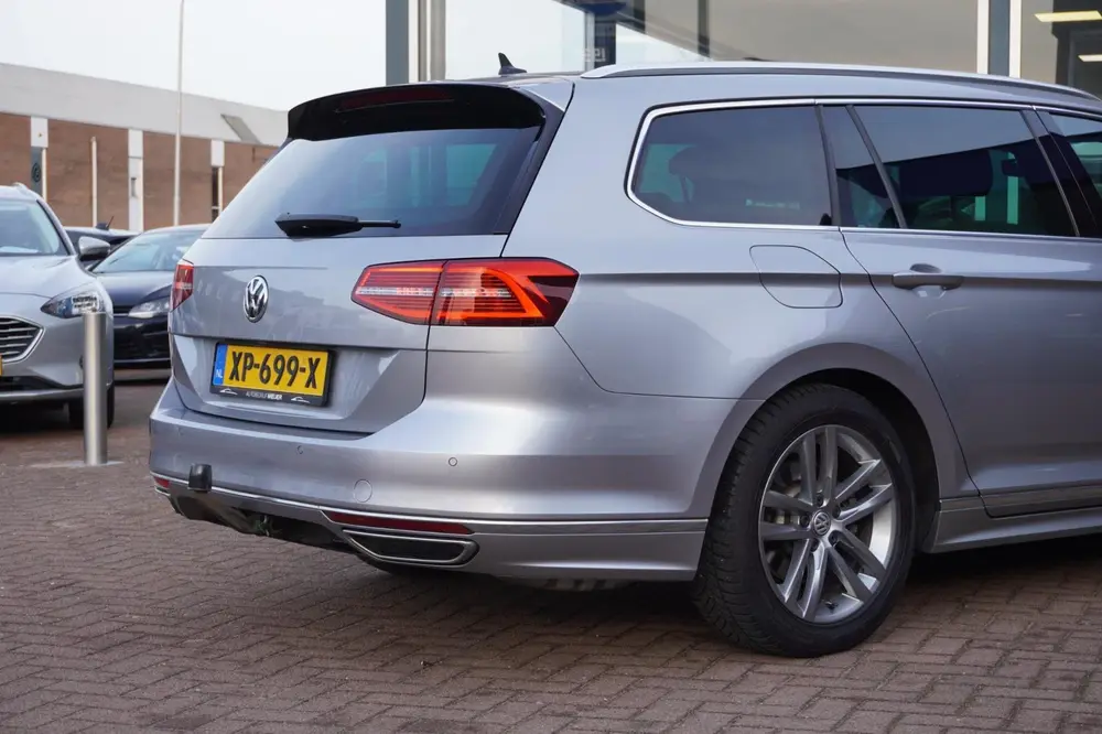 Volkswagen Passat Variant 1.5 TSI Highline Business R-Line | uit 2019, foto 4