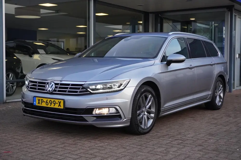 Volkswagen Passat Variant 1.5 TSI Highline Business R-Line | uit 2019, foto 6