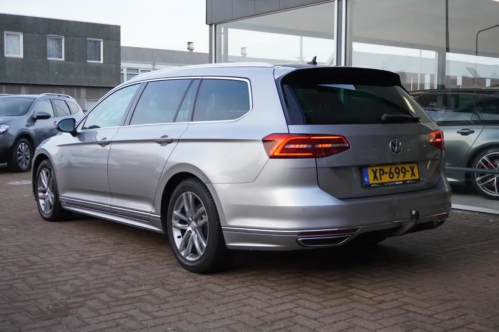 Volkswagen Passat Variant 1.5 TSI Highline Business R-Line | uit 2019, foto 7