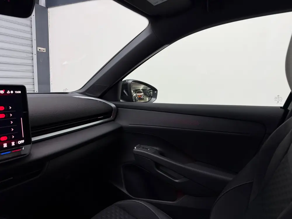 Volkswagen T-Roc 1.5 eTsi R-Line First Edition - Elek. Achte uit 2026, foto 11