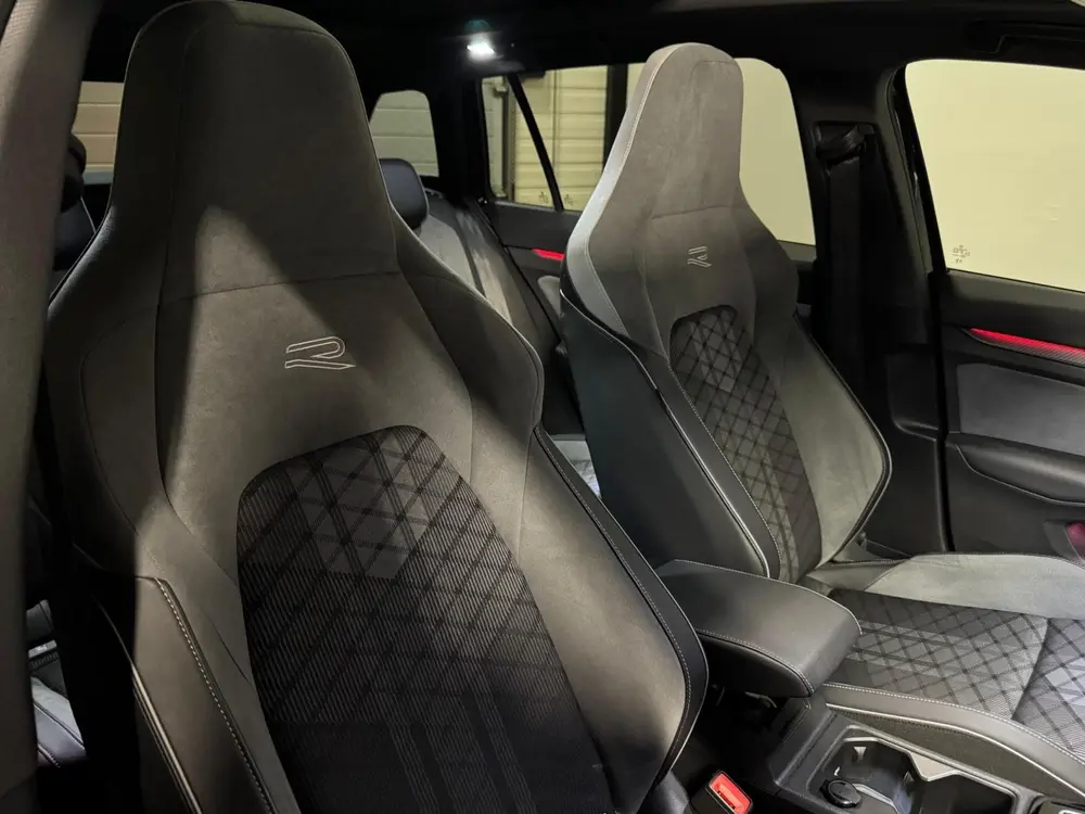 Volkswagen Golf Variant 2.0 4Motion R-LINE PANO KEYLESS' uit 2023, foto 11