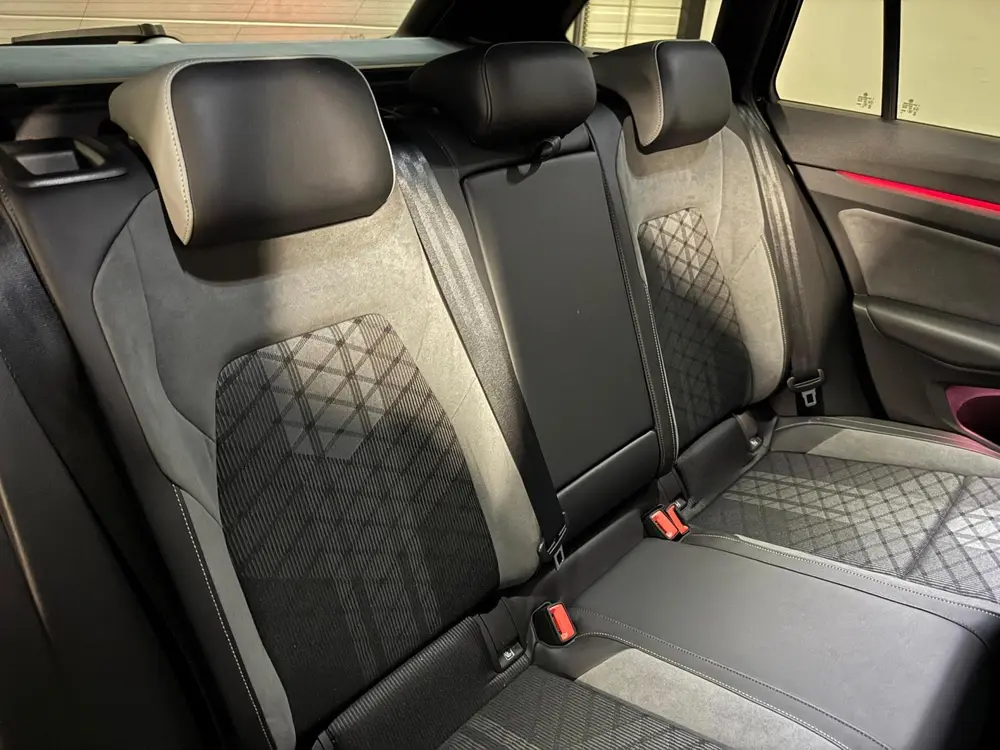 Volkswagen Golf Variant 2.0 4Motion R-LINE PANO KEYLESS' uit 2023, foto 18