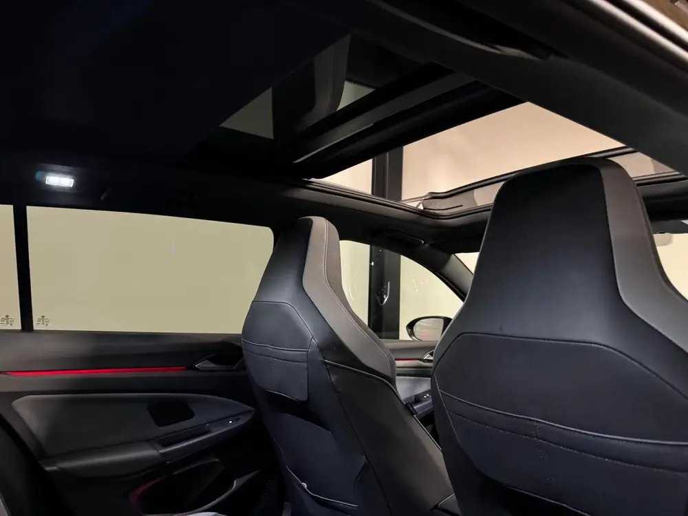 Volkswagen Golf Variant 2.0 4Motion R-LINE PANO KEYLESS' uit 2023, foto 20