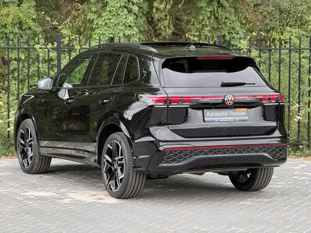 Volkswagen Tiguan 1.5 eHybrid R-Line | Leer | H&K | Trekhaak uit 2025, foto 10