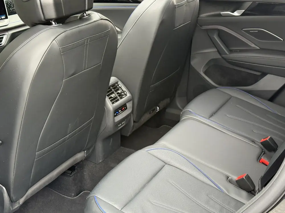 Volkswagen Tiguan 1.5 eHybrid R-Line | Leer | H&K | Trekhaak uit 2025, foto 15