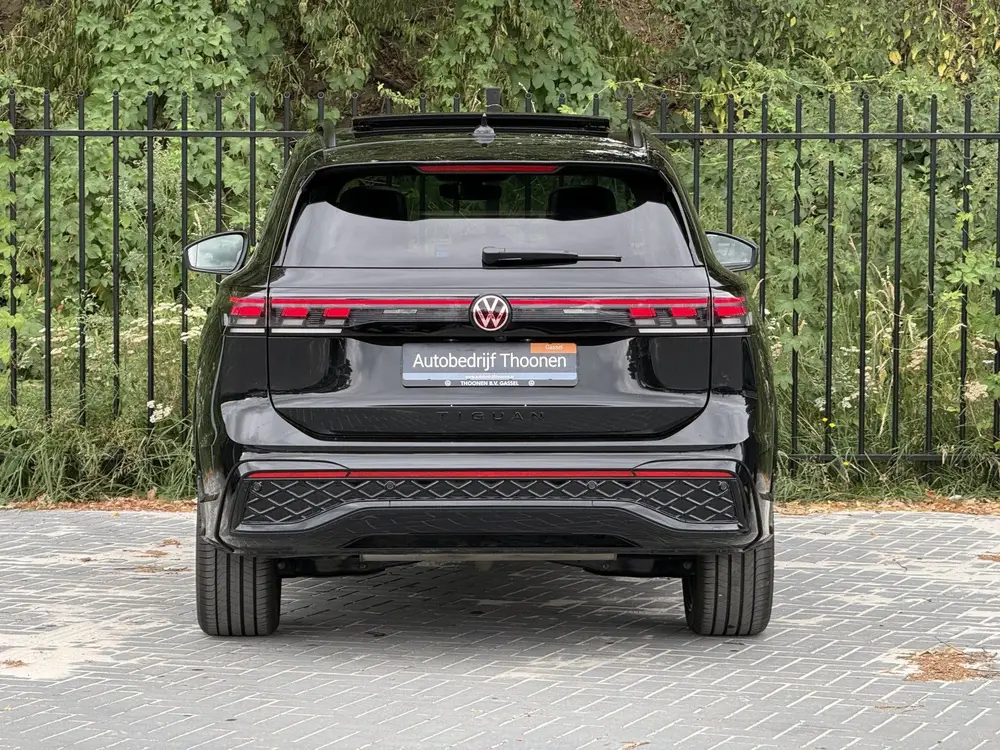 Volkswagen Tiguan 1.5 eHybrid R-Line | Leer | H&K | Trekhaak uit 2025, foto 3