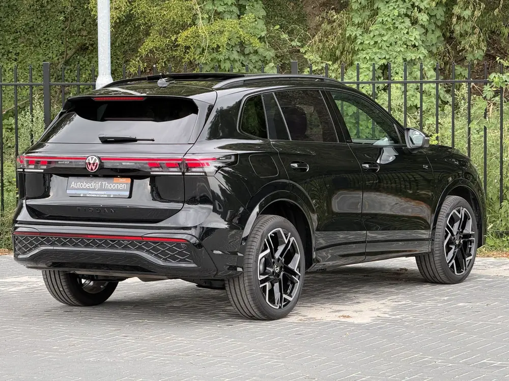 Volkswagen Tiguan 1.5 eHybrid R-Line | Leer | H&K | Trekhaak uit 2025, foto 9