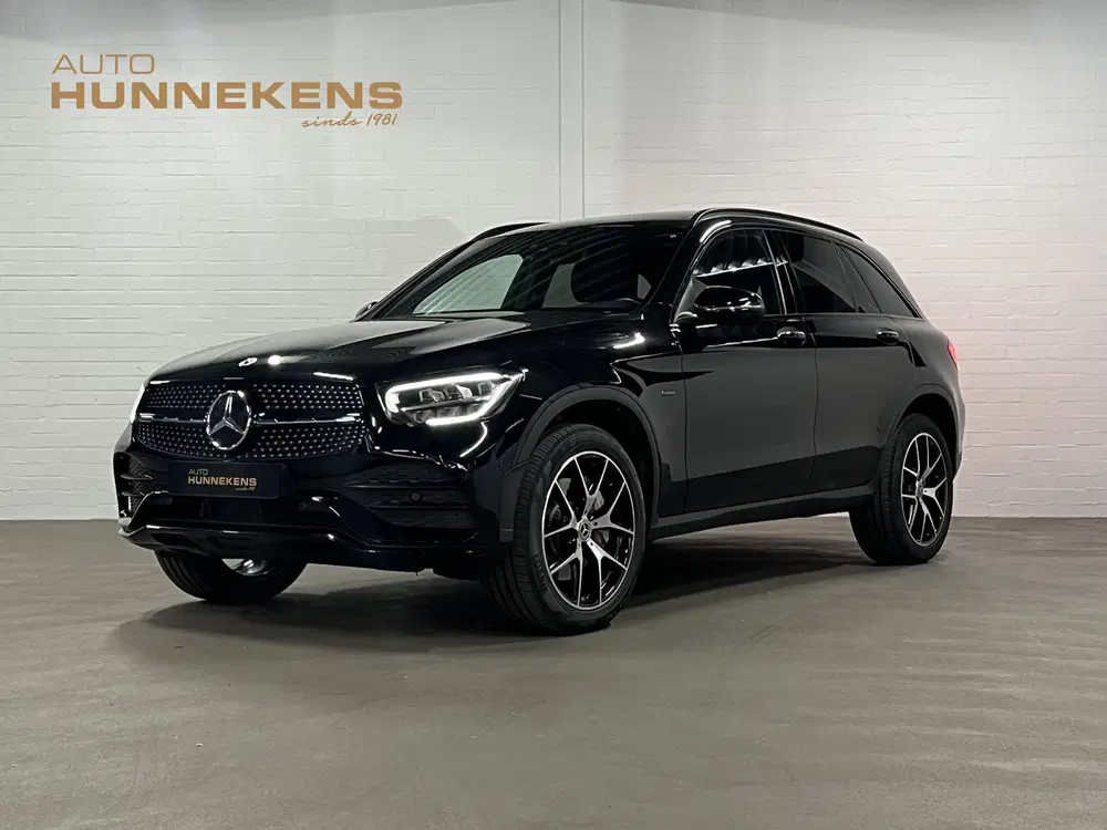 Mercedes-Benz GLC 300e 4MATIC AMG-line Distronic uit 2021