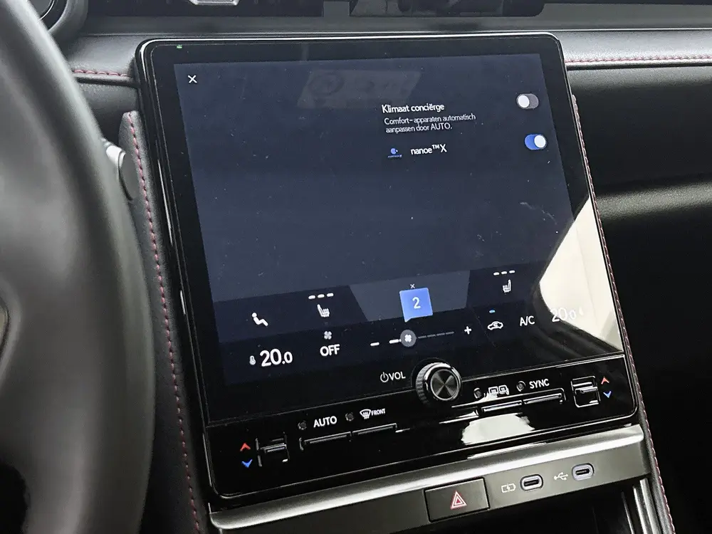 Lexus LBX Elegant 2WD uit 2024, foto 10