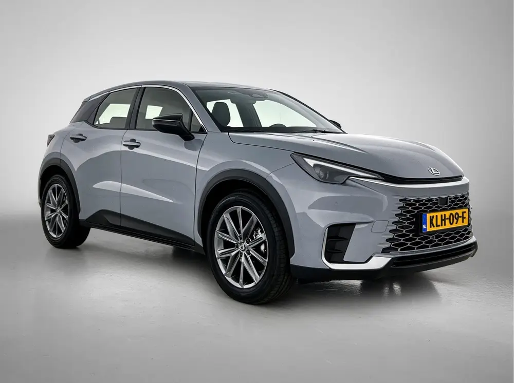 Lexus LBX Elegant 2WD uit 2024, foto 13