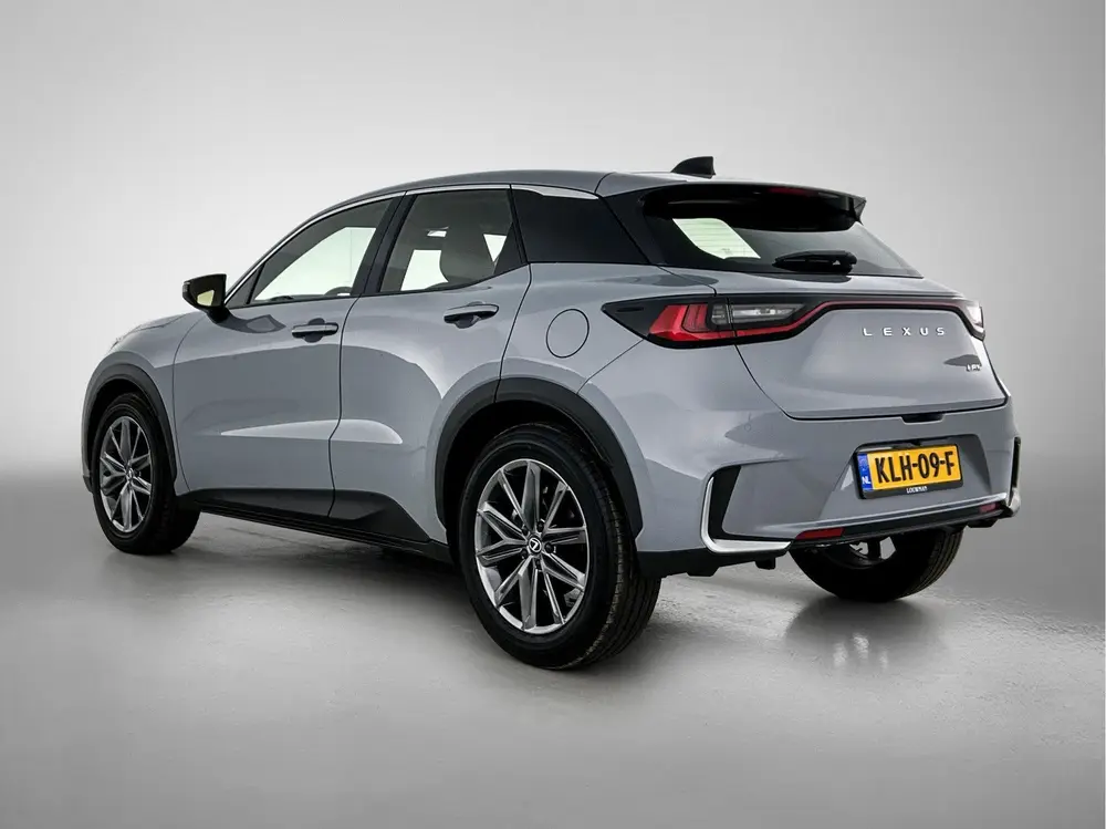 Lexus LBX Elegant 2WD uit 2024, foto 14