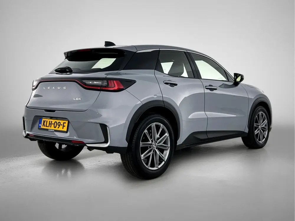 Lexus LBX Elegant 2WD uit 2024, foto 2