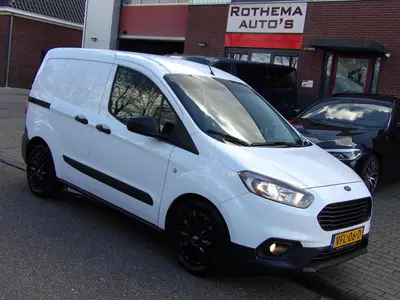 Ford Transit Courier 1.0 BENZINE ECOBOOST 100PK 2020 1eEIGEN uit 2020