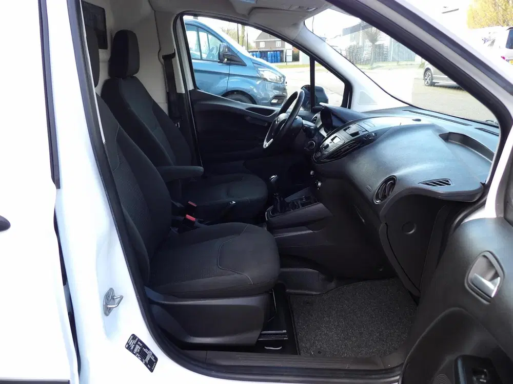 Ford Transit Courier 1.0 BENZINE ECOBOOST 100PK 2020 1eEIGEN uit 2020, foto 10
