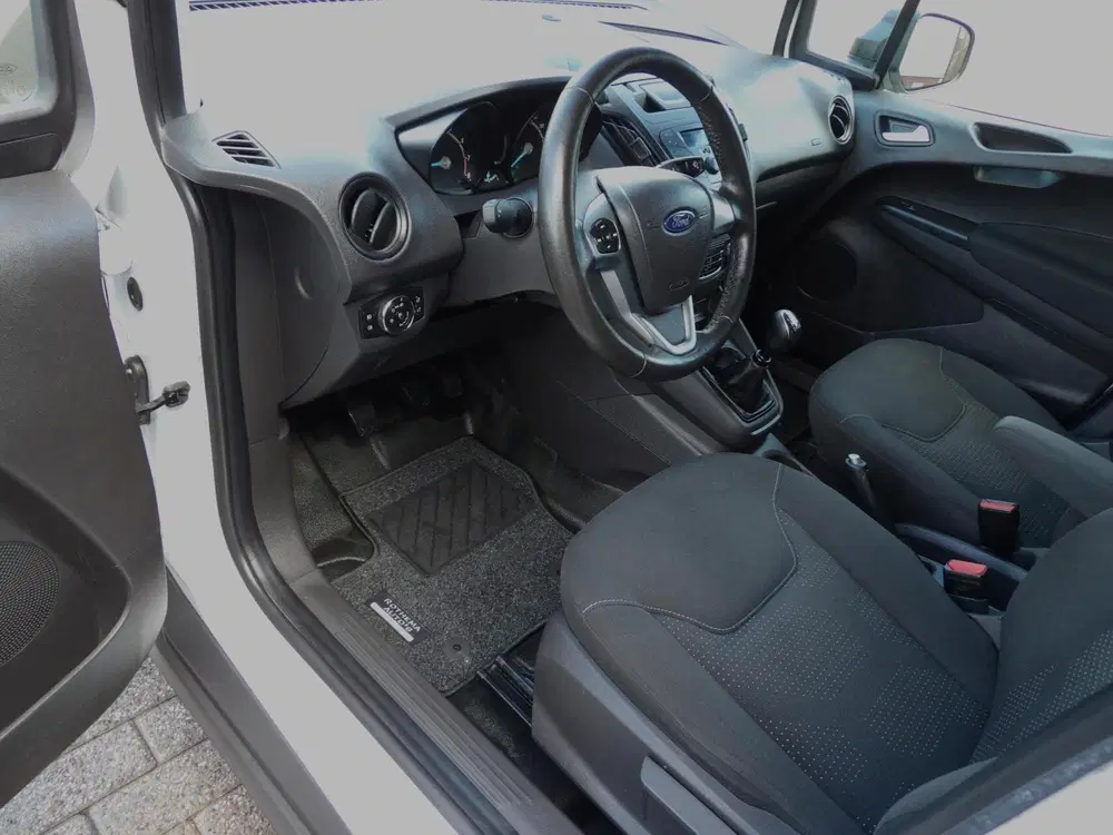Ford Transit Courier 1.0 BENZINE ECOBOOST 100PK 2020 1eEIGEN uit 2020, foto 9