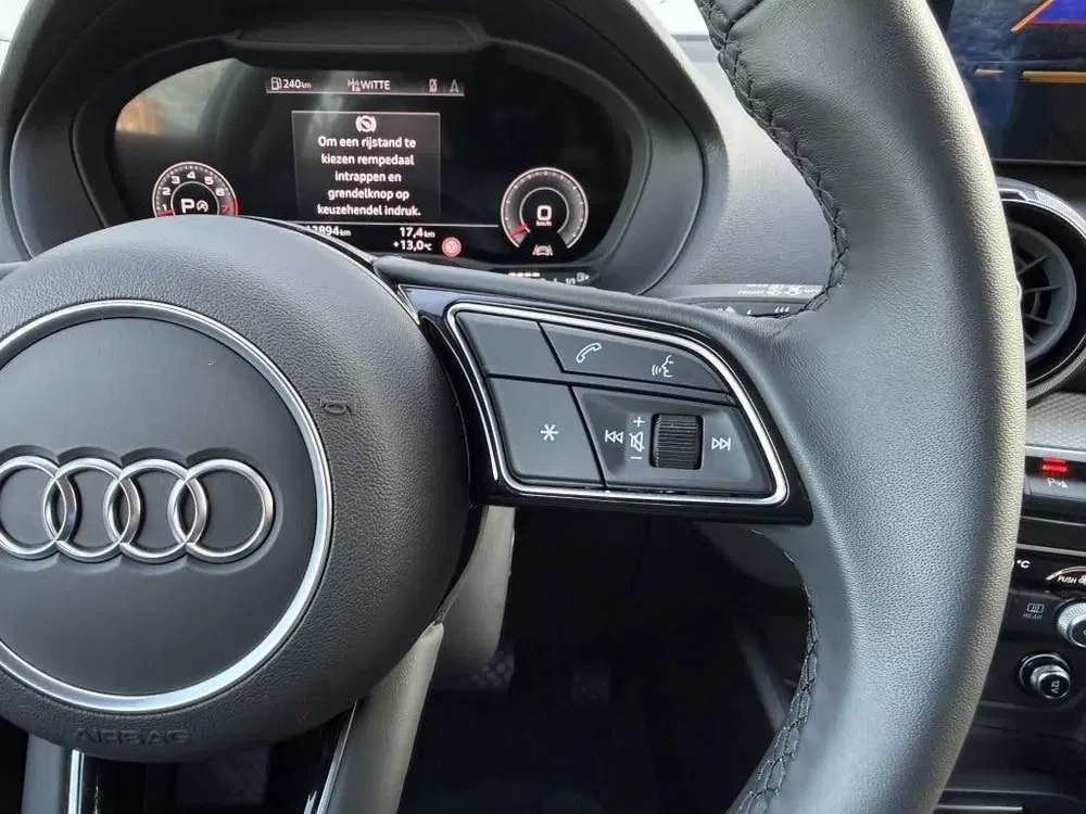 Audi Q2 35 TFSI S-line LED Camera Leer Automaat Ca uit 2025, foto 17
