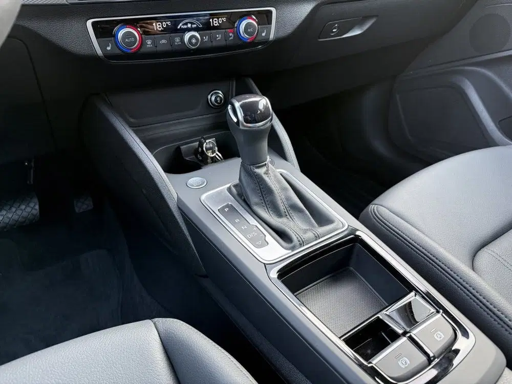Audi Q2 35 TFSI S-line LED Camera Leer Automaat Ca uit 2025, foto 19