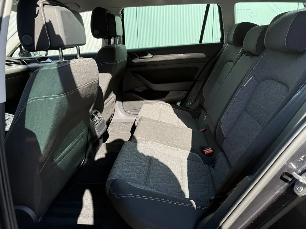 Volkswagen Passat Variant 1.5 TSI Business Carplay Automaat uit 2024, foto 16
