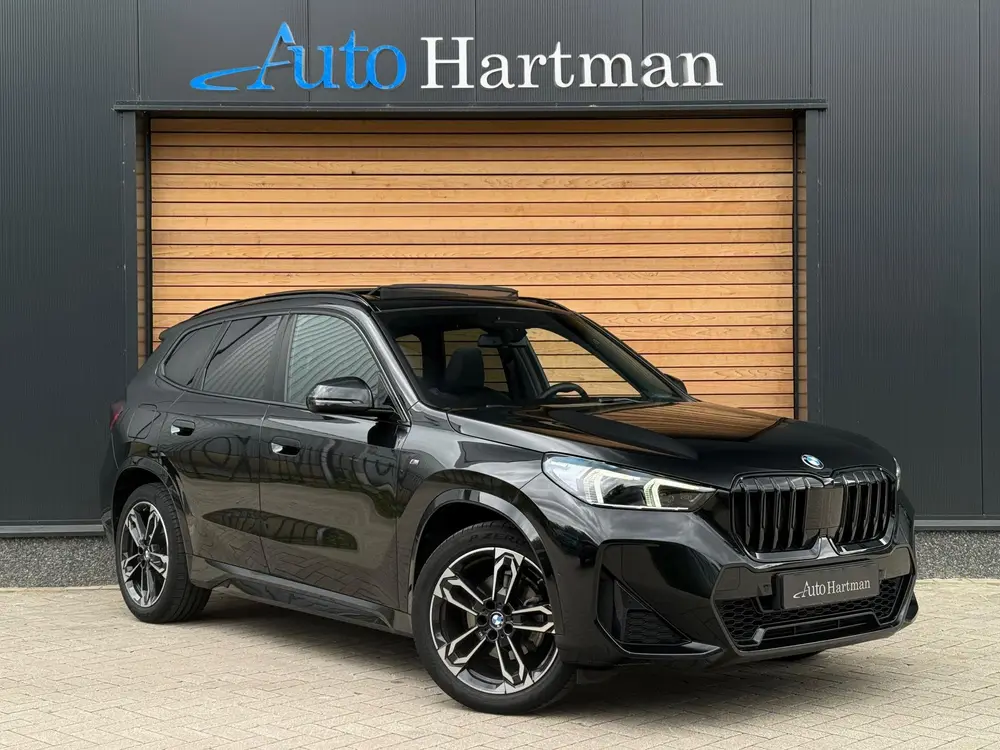 BMW X1 sDrive18i M-sport PANO uit 2022