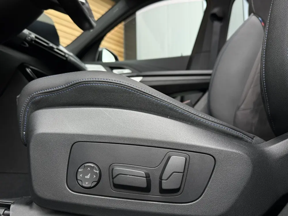 BMW X1 sDrive18i M-sport PANO uit 2022, foto 10