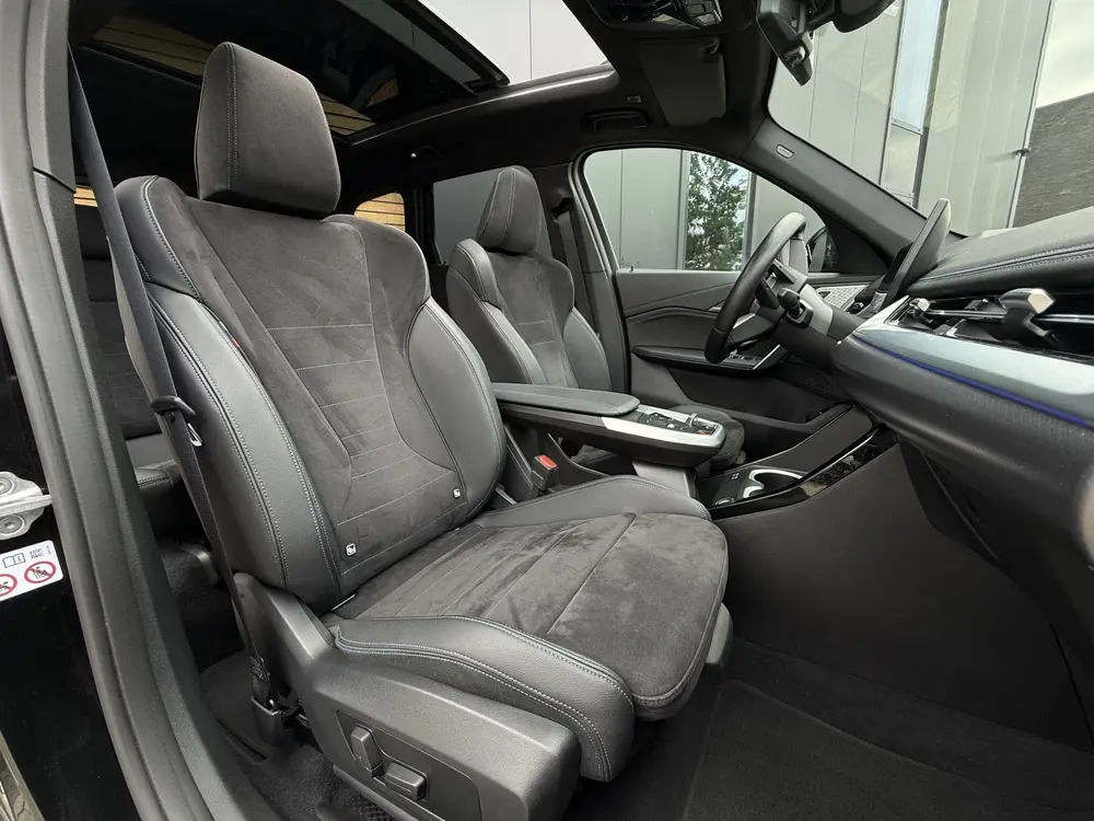 BMW X1 sDrive18i M-sport PANO uit 2022, foto 4