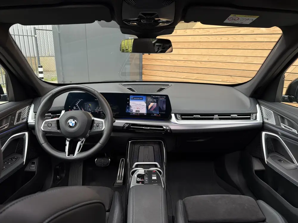 BMW X1 sDrive18i M-sport PANO uit 2022, foto 5