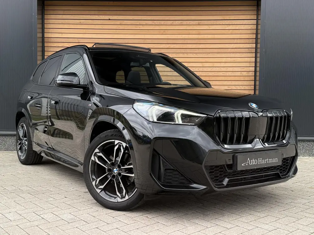 BMW X1 sDrive18i M-sport PANO uit 2022, foto 6