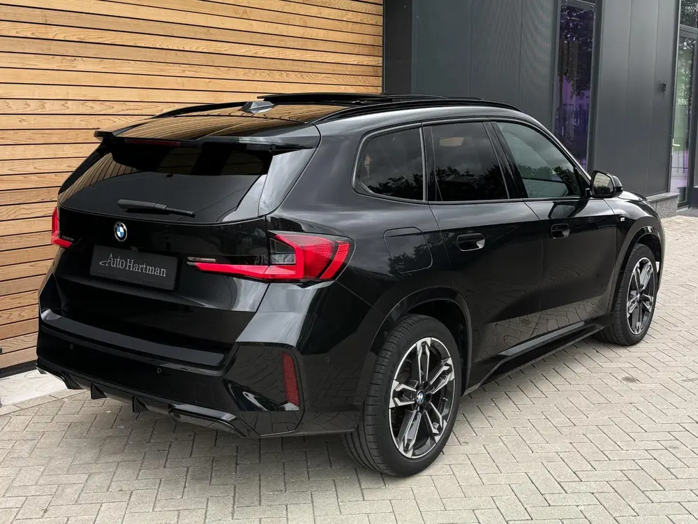 BMW X1 sDrive18i M-sport PANO uit 2022, foto 7