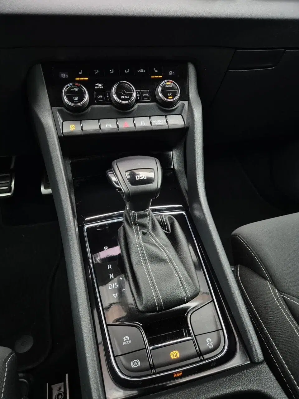 Skoda Karoq 1.5 TSI ACT Sportline Business Virtual uit 2020, foto 17