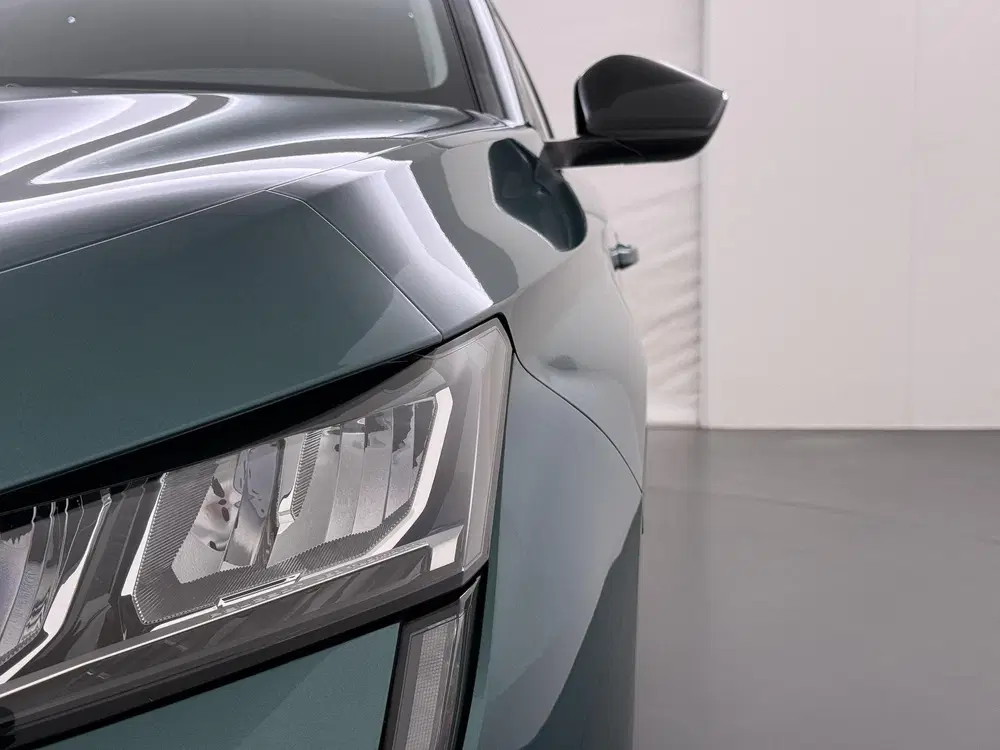 Peugeot 308 1.6 Plug-in Hybrid 180 Allure PHEV uit 2023, foto 13