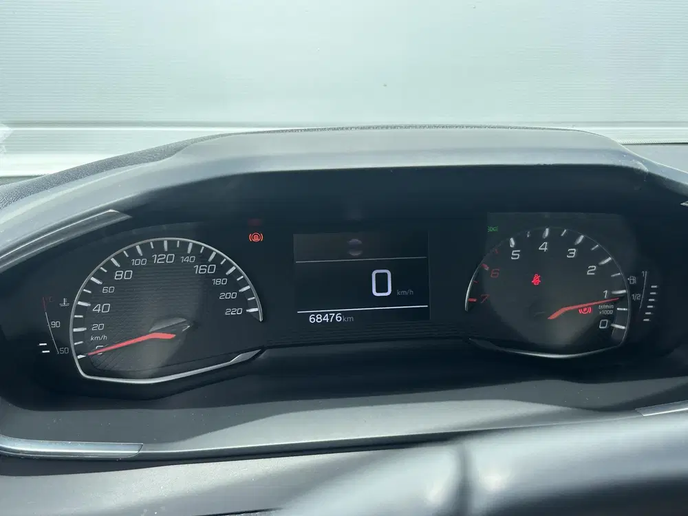 Peugeot 2008 1.2 PureTech Allure uit 2021, foto 11