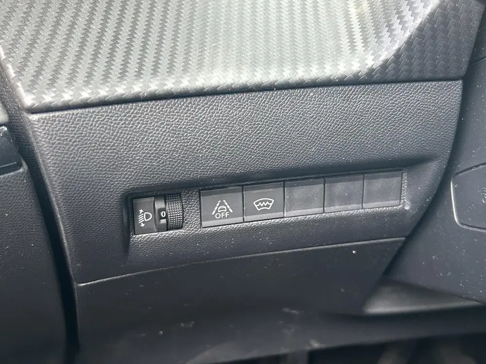 Peugeot 2008 1.2 PureTech Allure uit 2021, foto 18