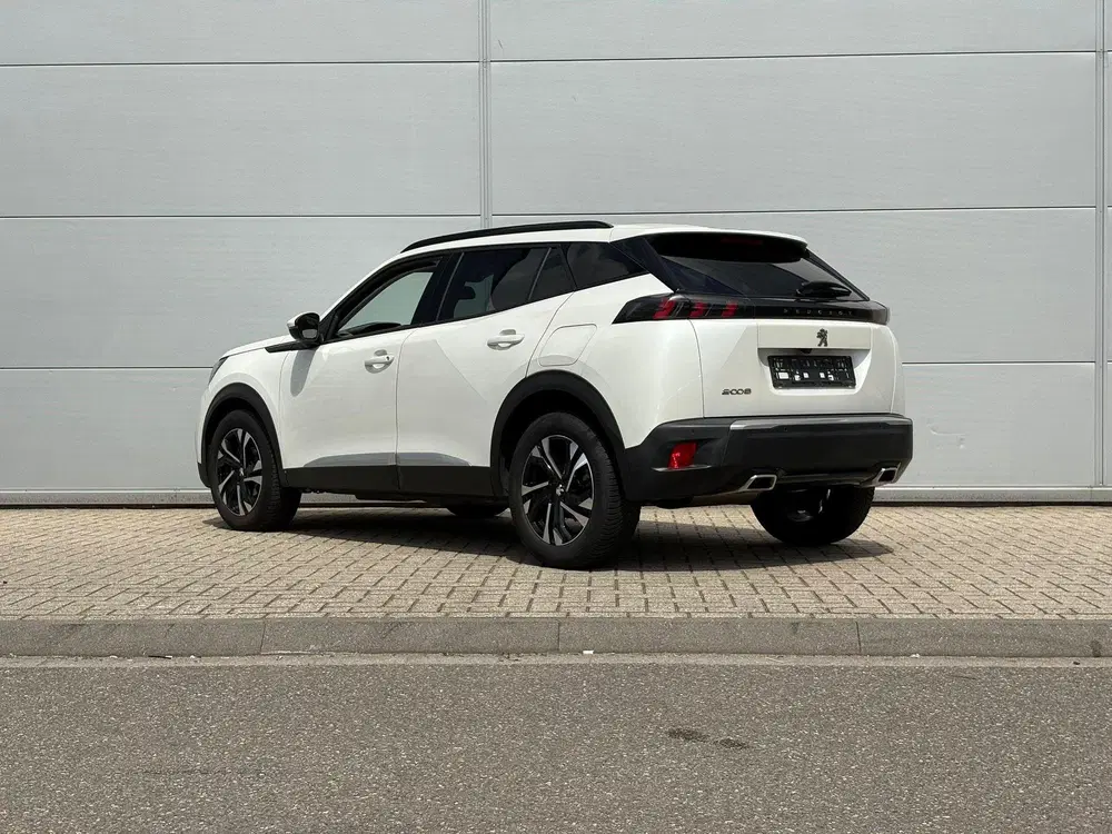 Peugeot 2008 1.2 PureTech Allure uit 2021, foto 4
