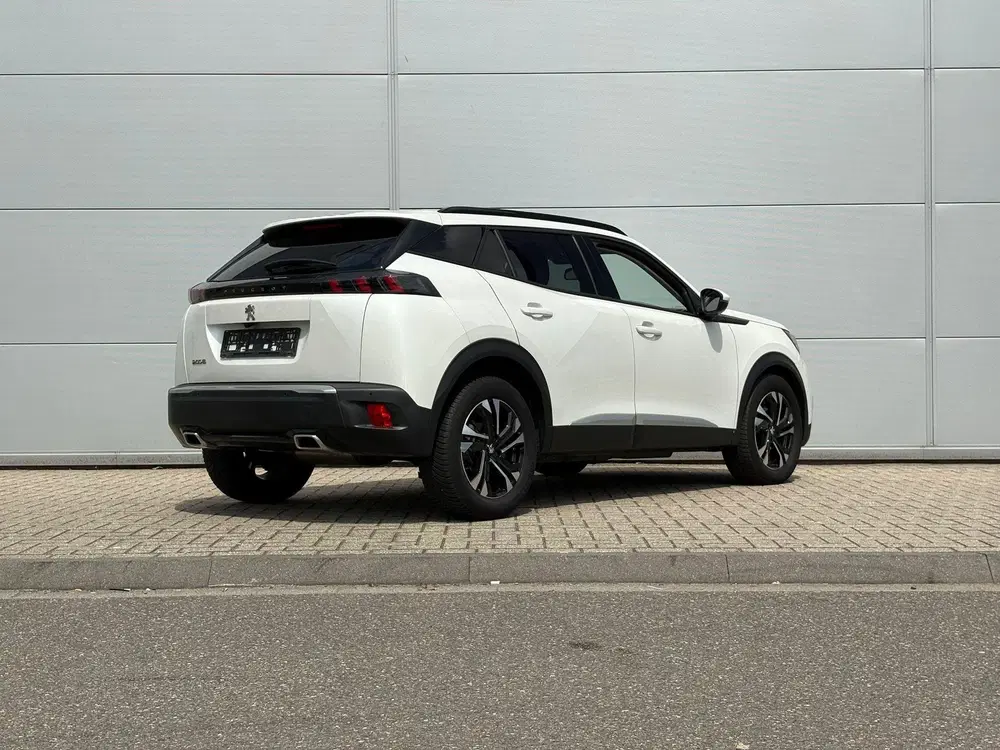 Peugeot 2008 1.2 PureTech Allure uit 2021, foto 6