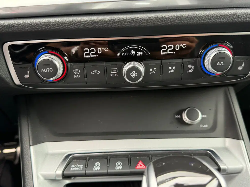 Audi Q3 35 TFSI S LINE uit 2021, foto 19