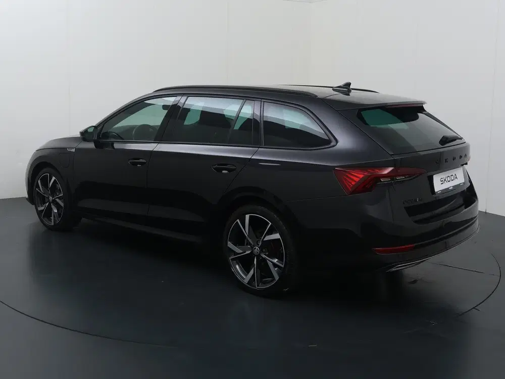 Skoda Octavia 1.4 TSI iV PHEV Sportline Business uit 2023, foto 4