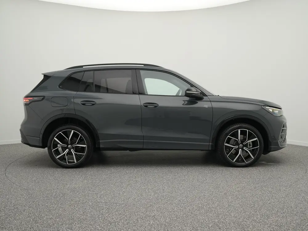 Volkswagen Tiguan R-Line 1.5 eHybrid 204 PK | Matrix LED IQ uit 2025, foto 17