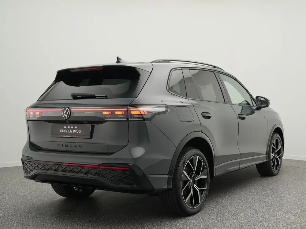 Volkswagen Tiguan R-Line 1.5 eHybrid 204 PK | Matrix LED IQ uit 2025, foto 2