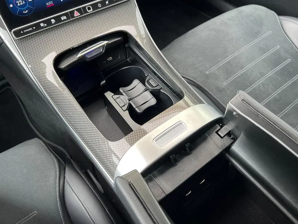 Mercedes-Benz C-Klasse 300e uit 2023, foto 15
