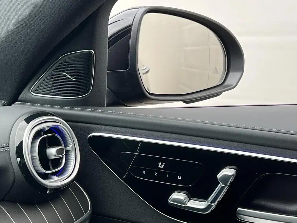 Mercedes-Benz C-Klasse 300e uit 2023, foto 16