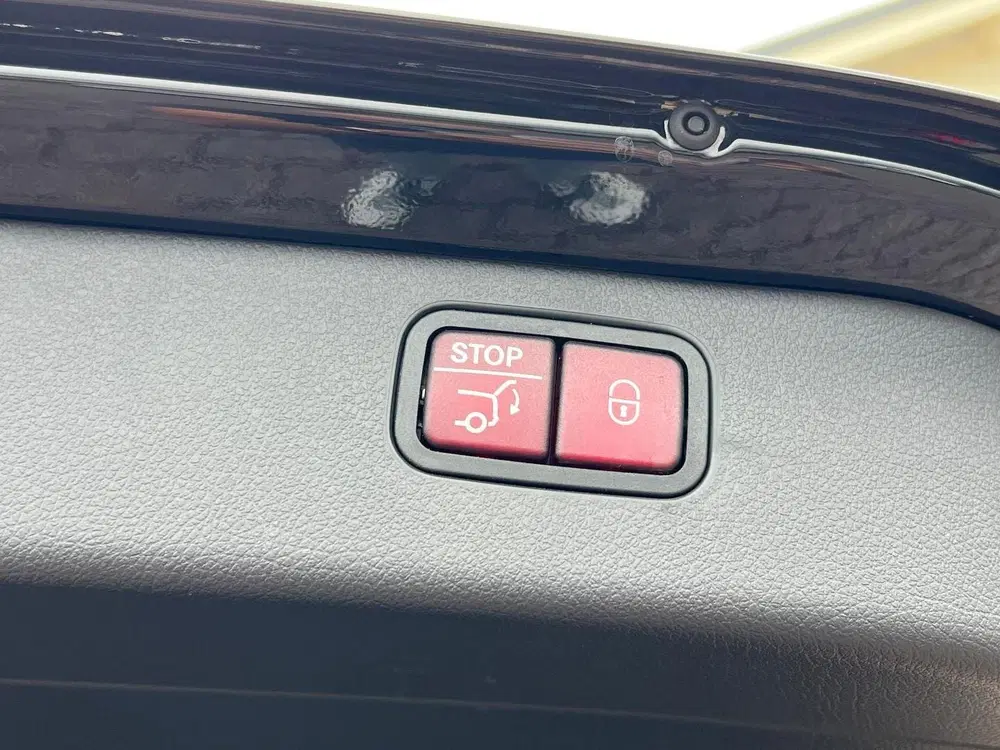 Mercedes-Benz C-Klasse 300e uit 2023, foto 19