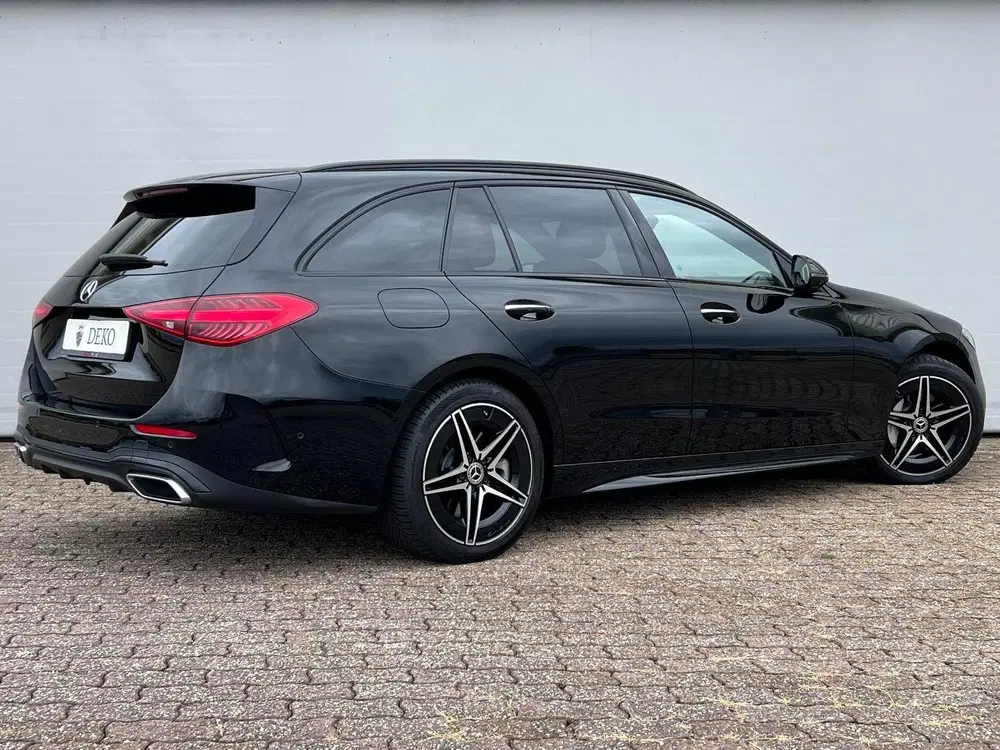 Mercedes-Benz C-Klasse 300e uit 2023, foto 2
