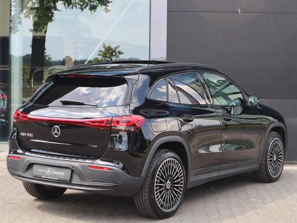 Mercedes-Benz EQA 250 Electric Art 67 kWh l Panoramadak l St uit 2022, foto 2