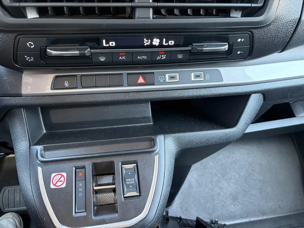 Peugeot Expert Long 75 kWh L3 9pl uit 2025, foto 19