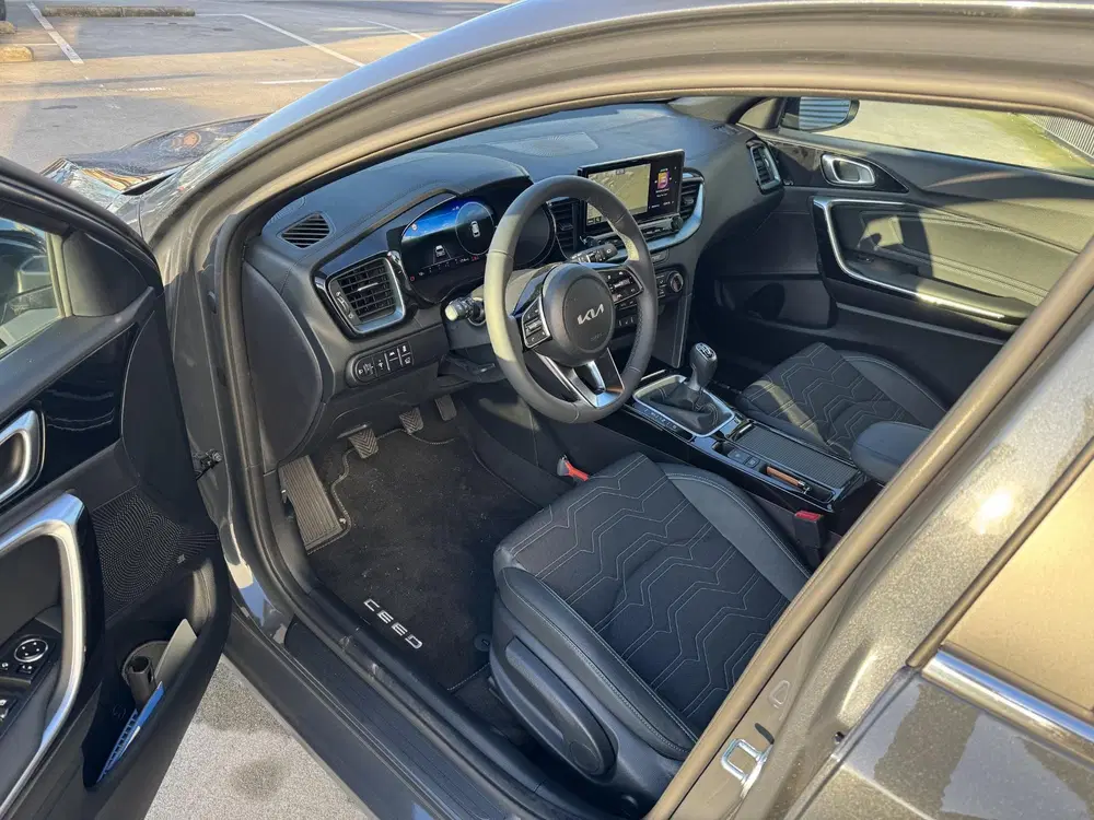 Kia Ceed 1.0 T-GDi Design Edition Demo auto uit 2025, foto 3