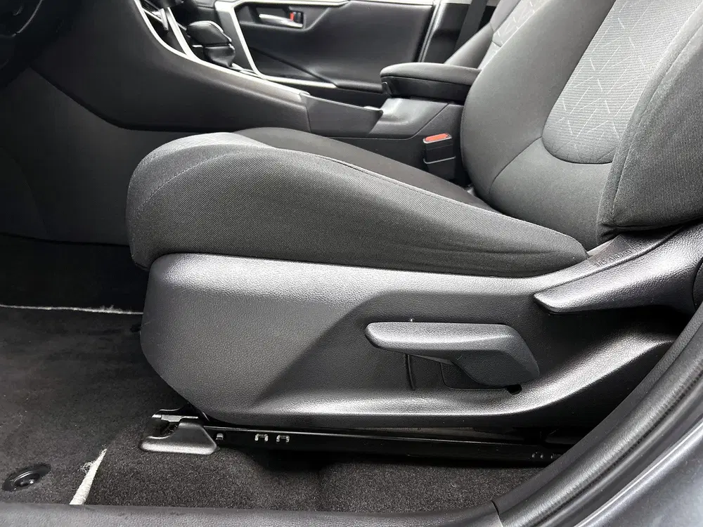 Toyota RAV 4 2.5 Hybrid AWD Dynamic uit 2022, foto 18